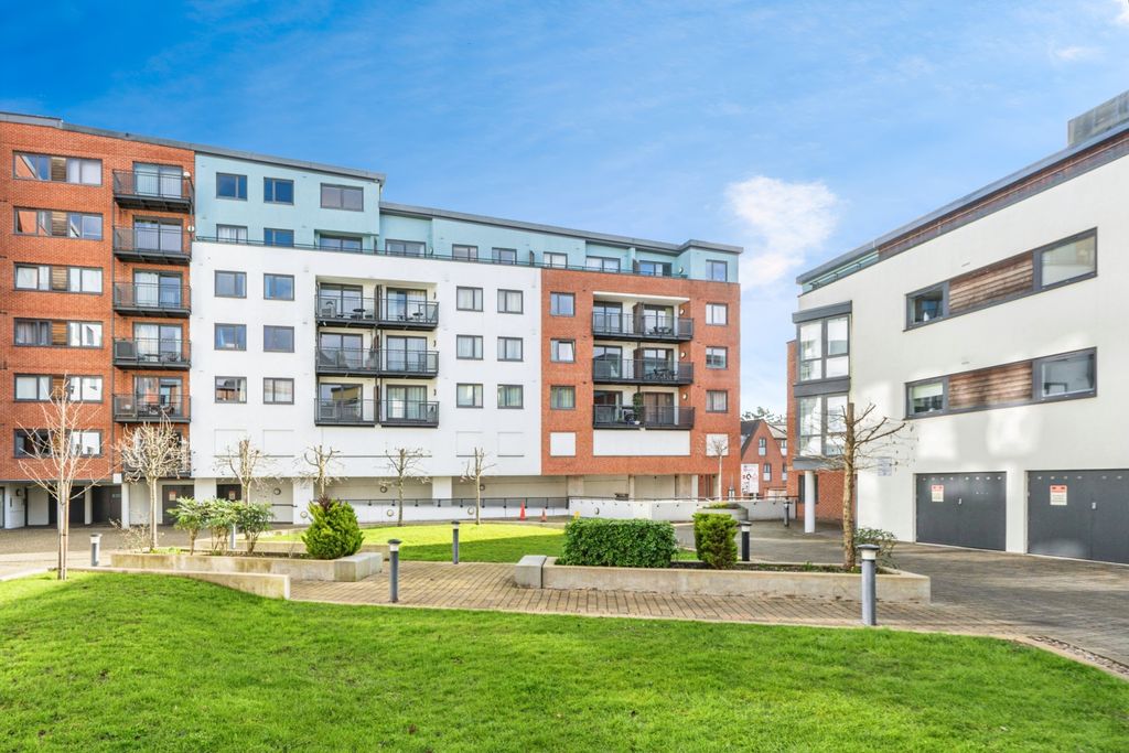 Property photo 1 of 10