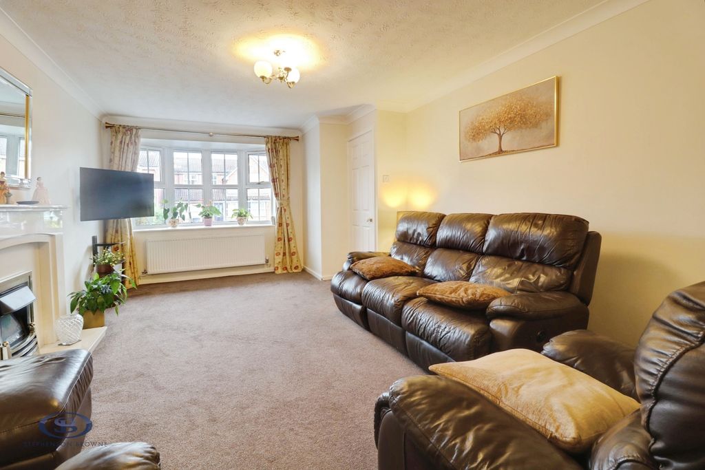 Property photo 3 of 21 Pbox-Img.Jpg