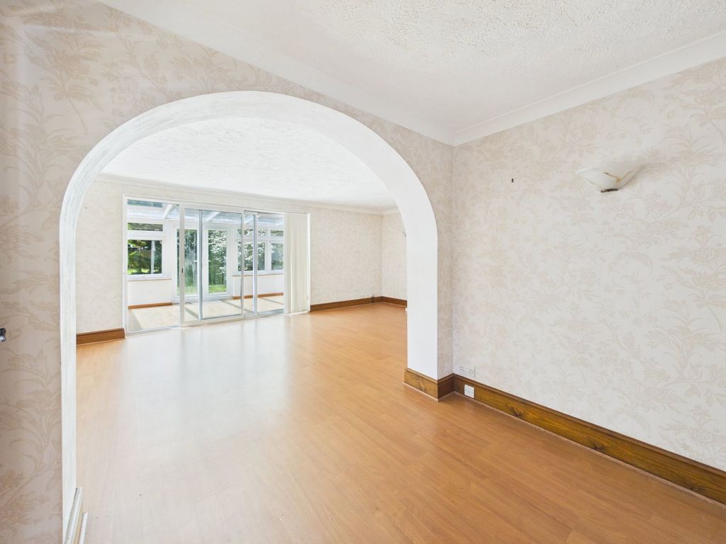 Property photo 2 of 33