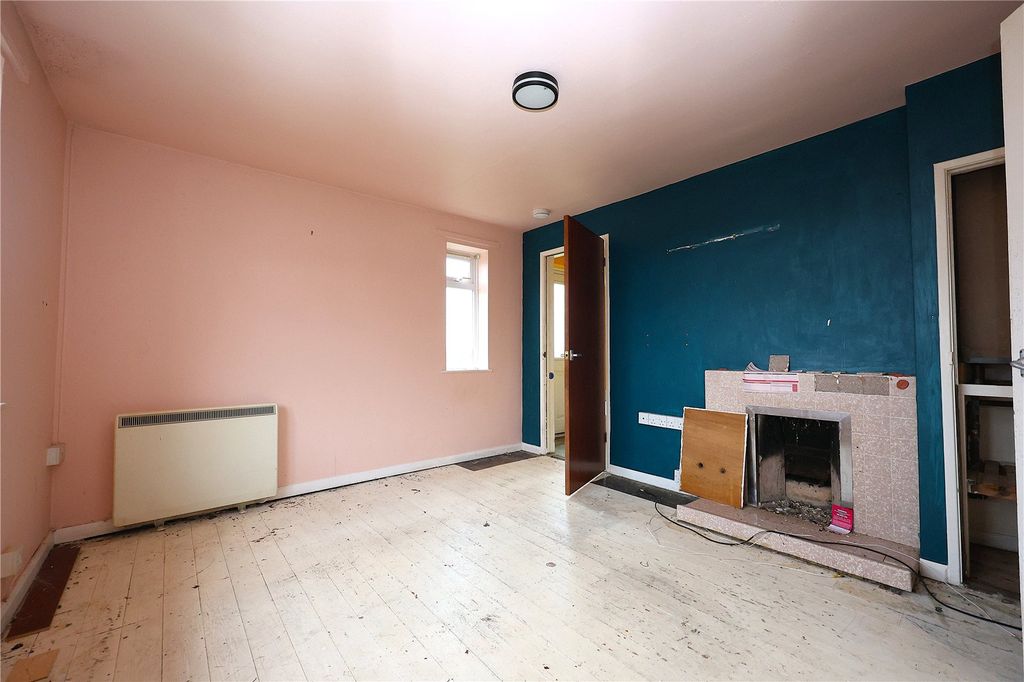 Property photo 3 of 15 Picture No. 02