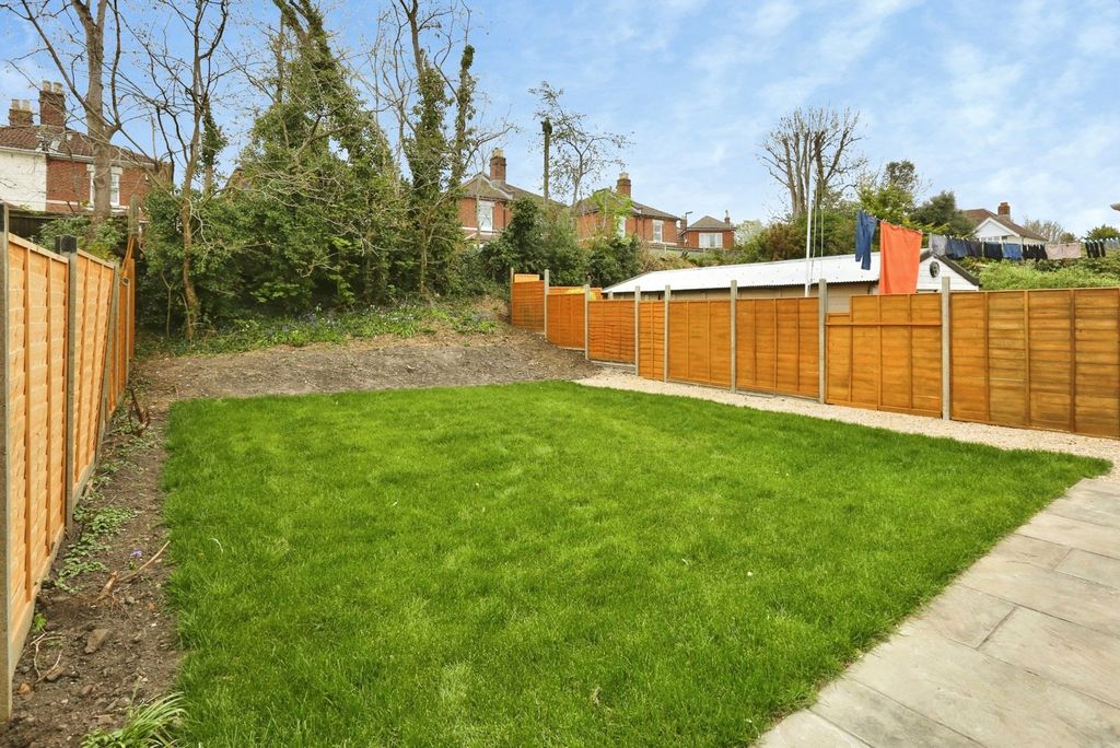 Property photo 3 of 19 Pbox-Img.Jpg