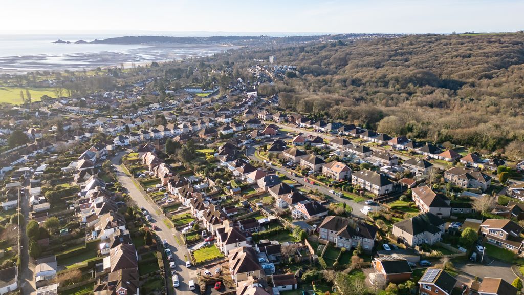 Property photo 2 of 18