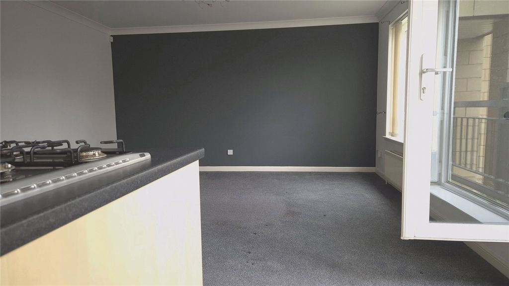 Property photo 3 of 11 Open Plan Lounge