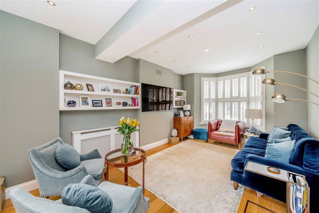 Property photo 2 of 11