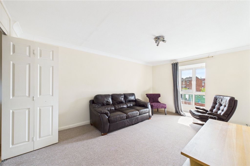 Property photo 3 of 6 Picture No. 10