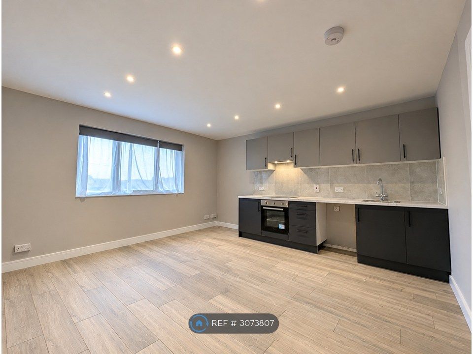 Property photo 1 of 3