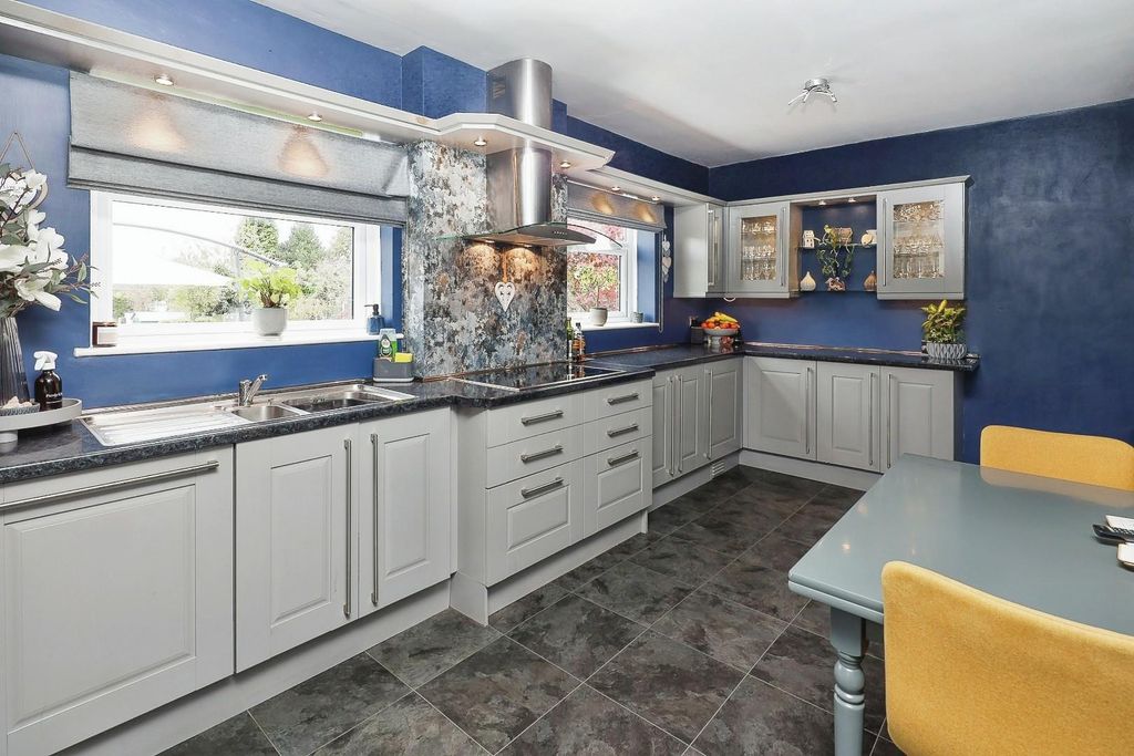 Property photo 3 of 20 28-7.Jpg