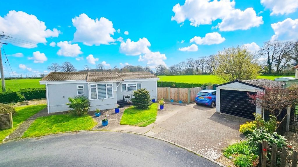 Property photo 1 of 17 Photo 23