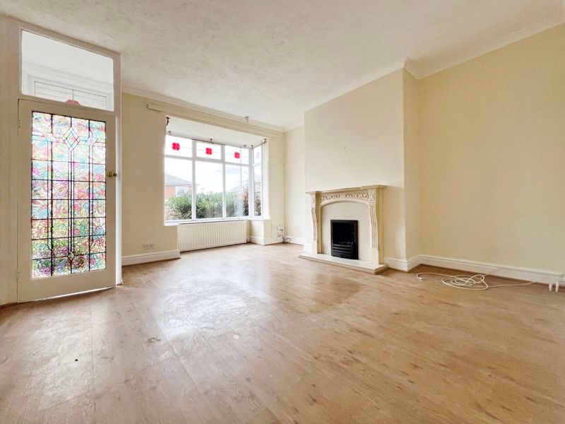 Property photo 2 of 13 Lounge