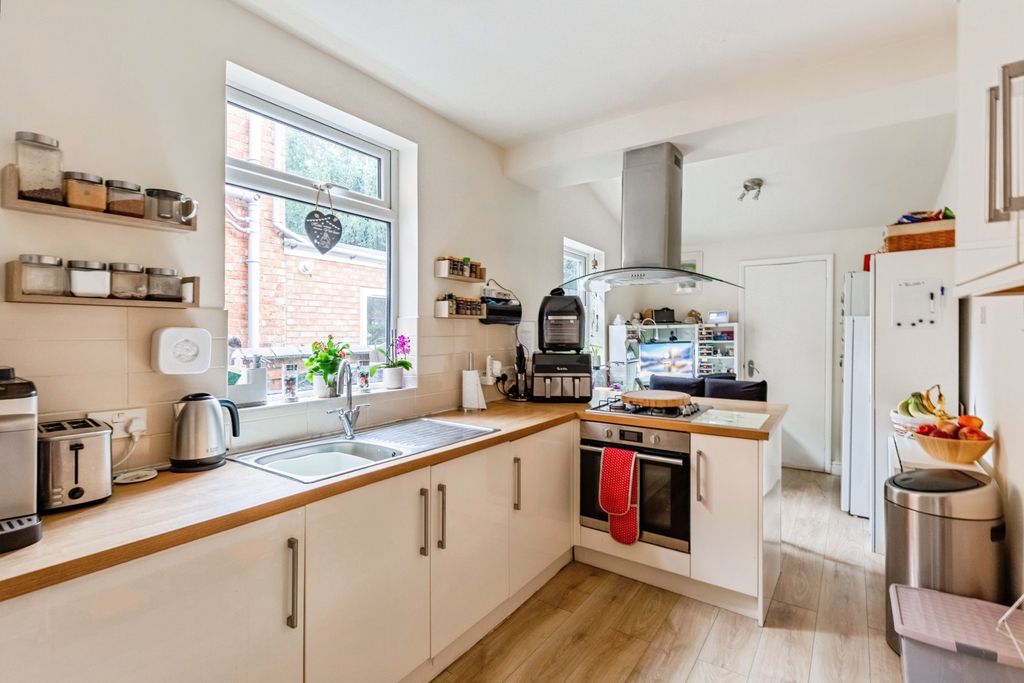 Property photo 3 of 21