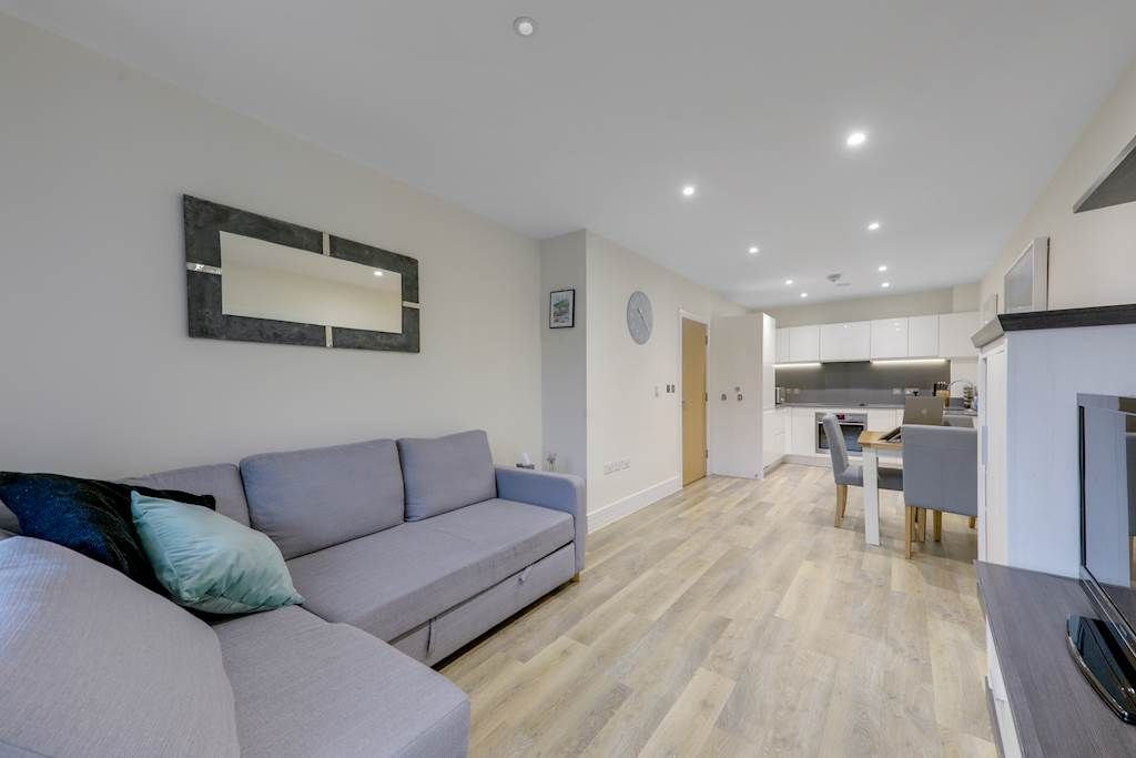 Property photo 2 of 12 02-8Fe381739-Jj-Gwl-Flat 128 Corio House-6-Small