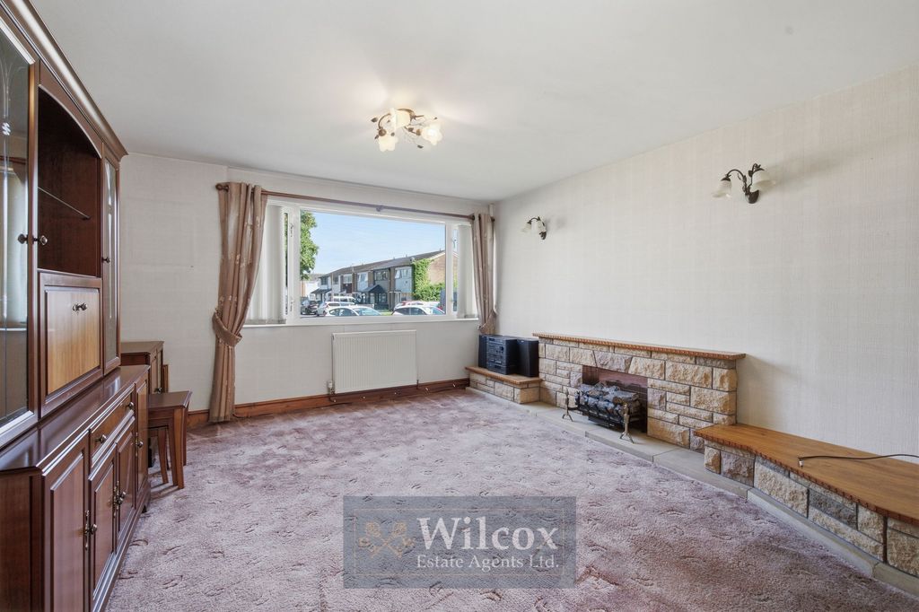 Property photo 2 of 23