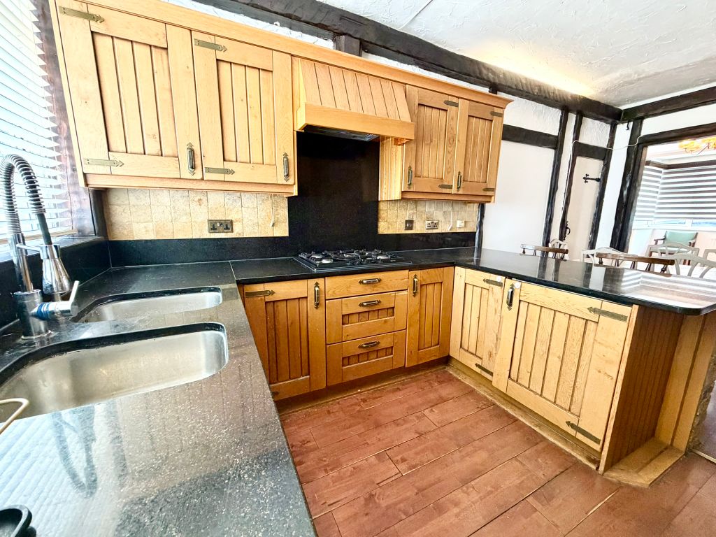 Property photo 2 of 28