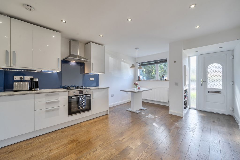 Property photo 3 of 13 1478868-12-6A2c3c...
