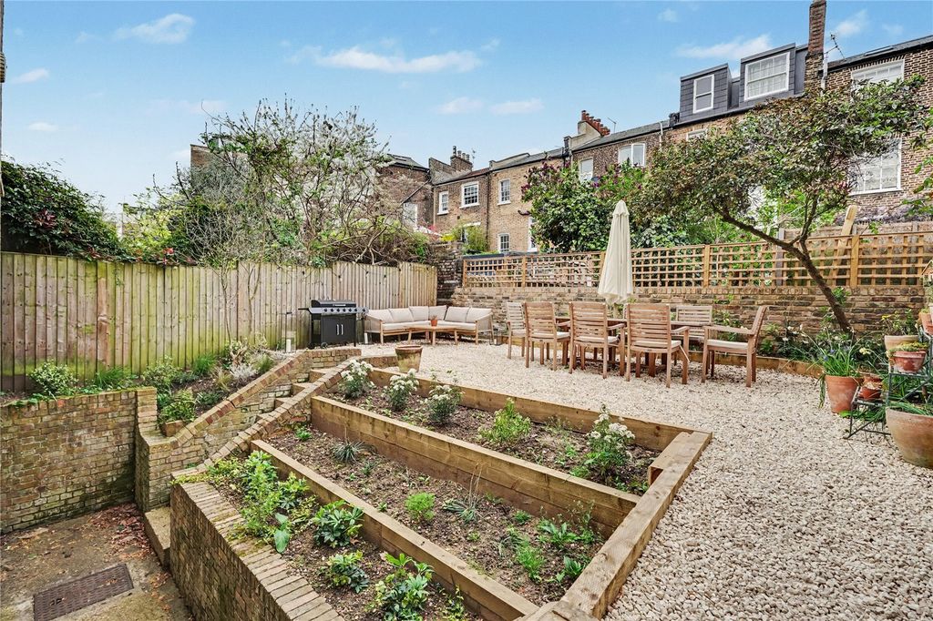 Property photo 2 of 17 Picture No. 02