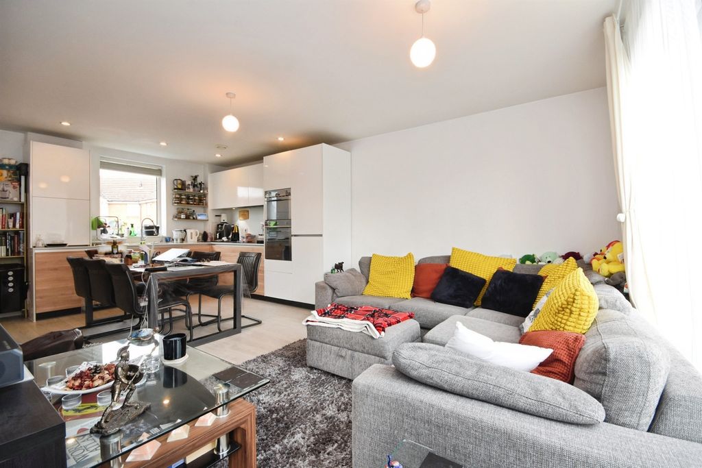 Property photo 3 of 13