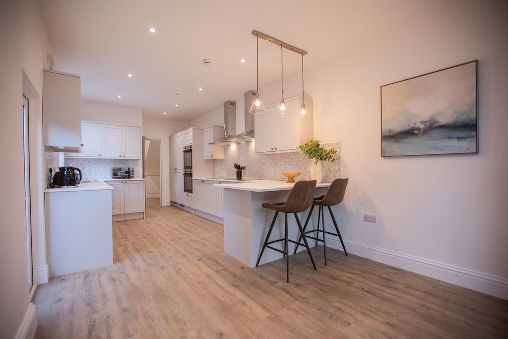 Property photo 3 of 9 Kitchen2.Jpg