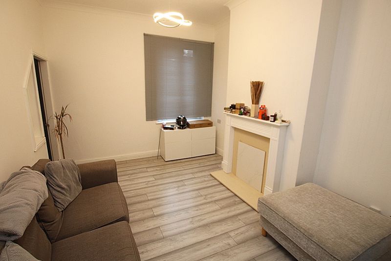 Property photo 3 of 13 Lounge Diner Photo 2