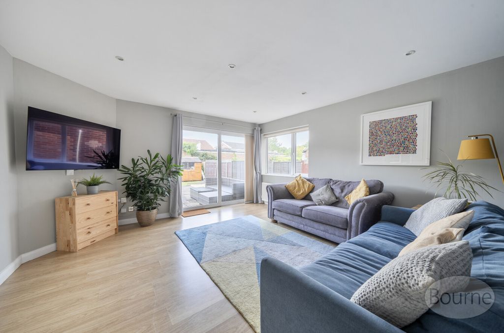 Property photo 3 of 19 1c3A1E28-1084-465...