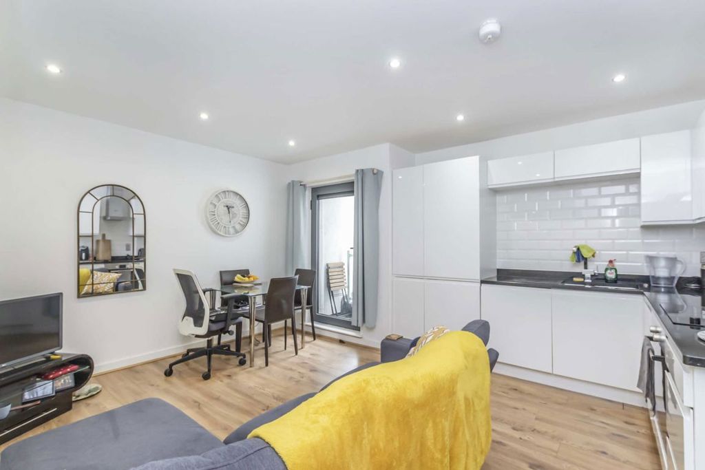 Property photo 2 of 4