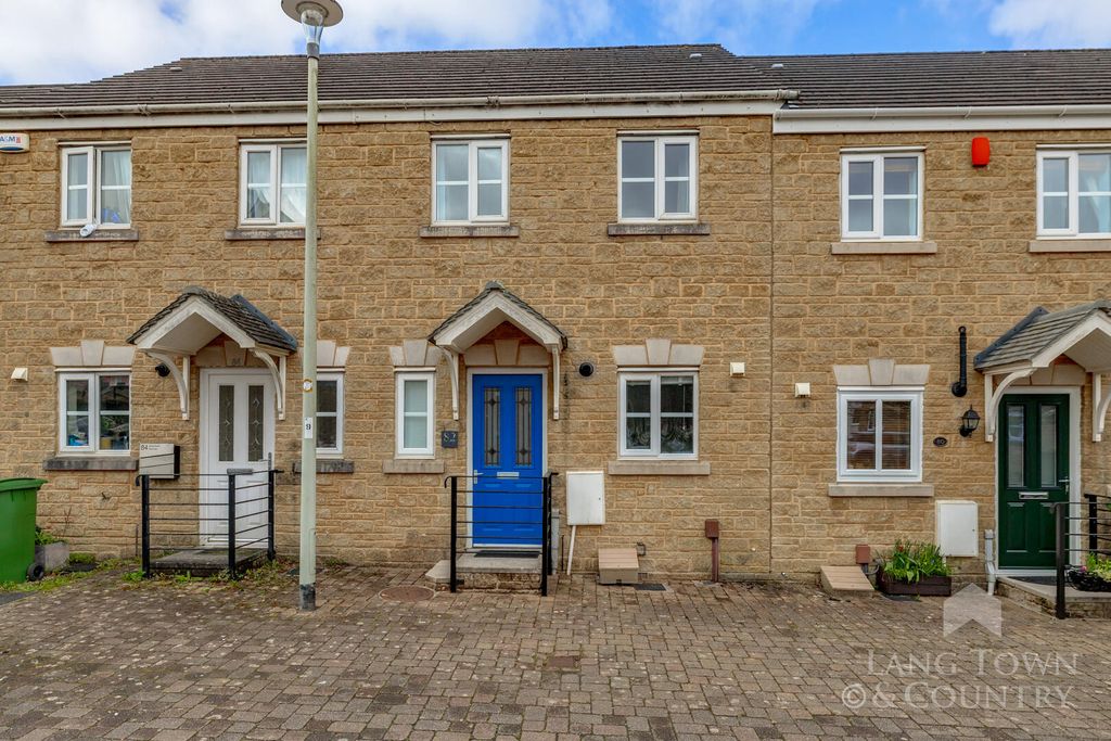 Property photo 1 of 7 Front (Exterior)