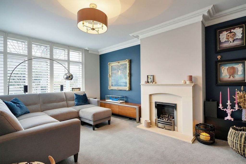 Property photo 2 of 23