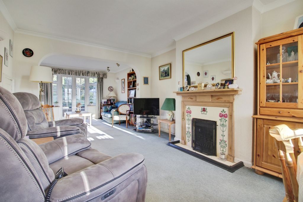 Property photo 2 of 17