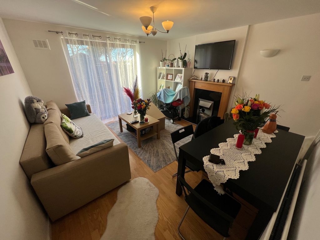 Property photo 2 of 7