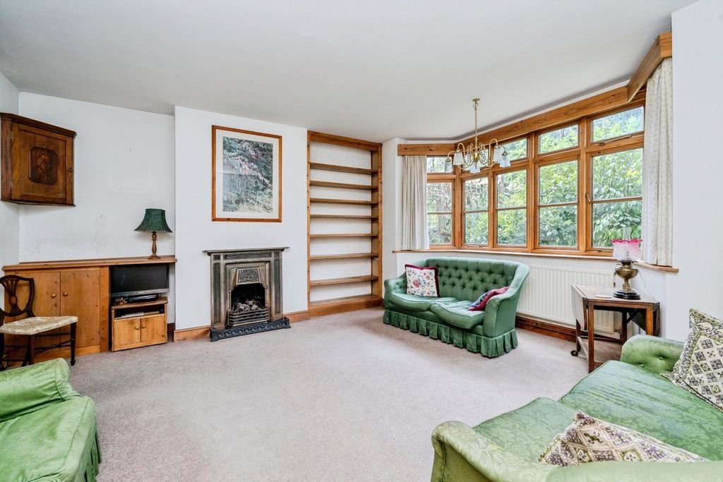 Property photo 2 of 26