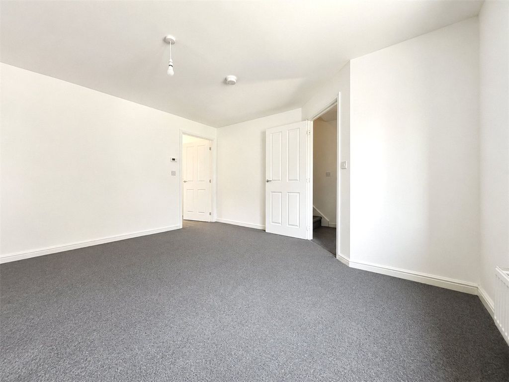 Property photo 3 of 11 Picture No. 10