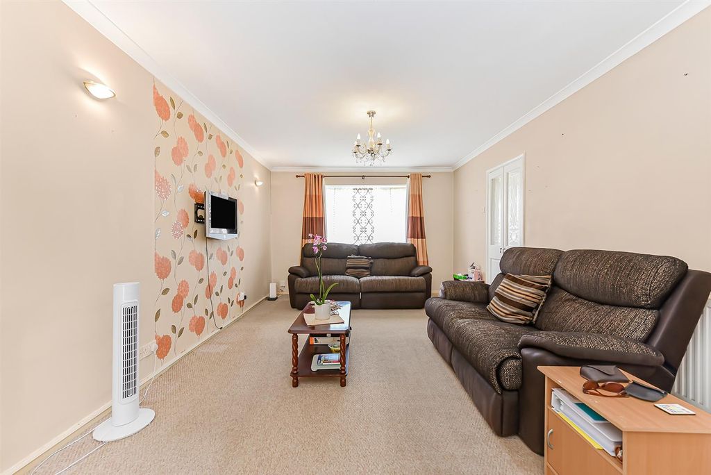 Property photo 3 of 24