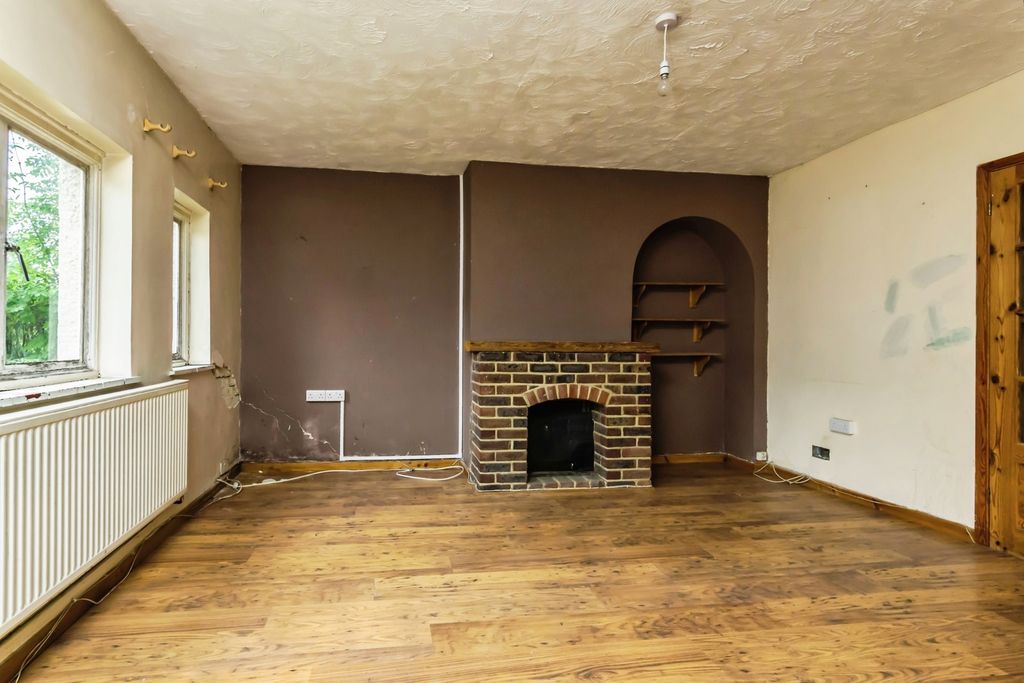 Property photo 2 of 17 Photo