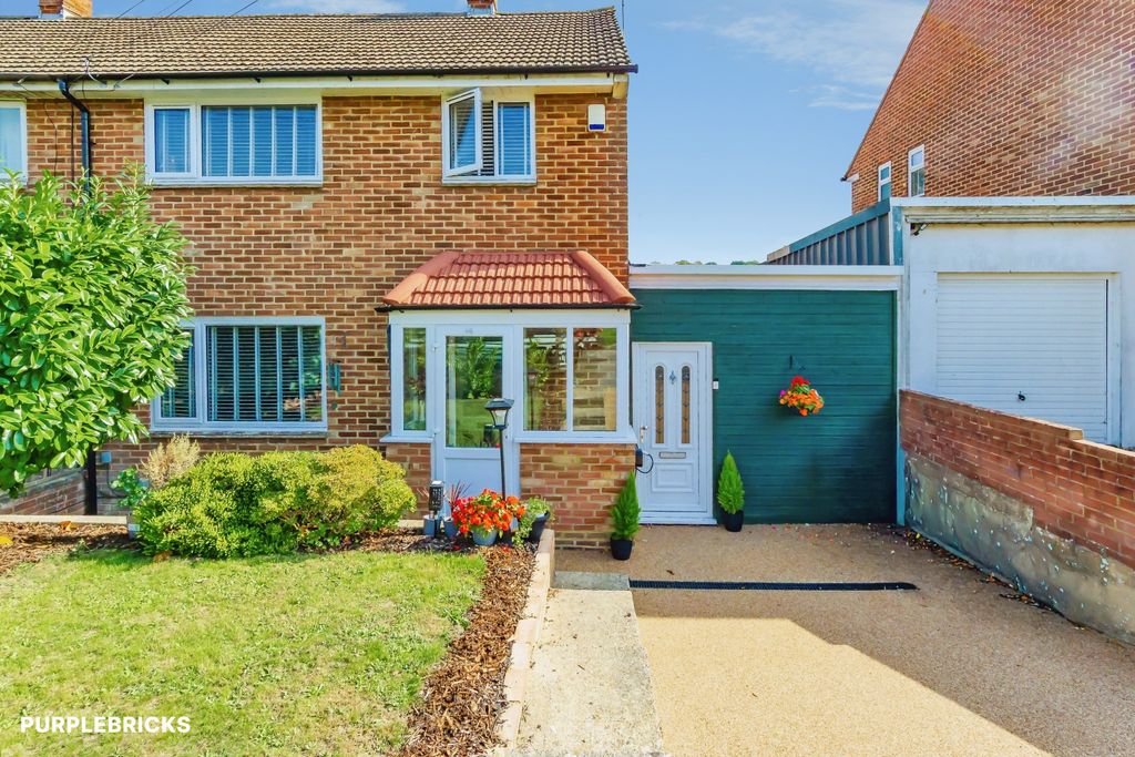 Property photo 2 of 17