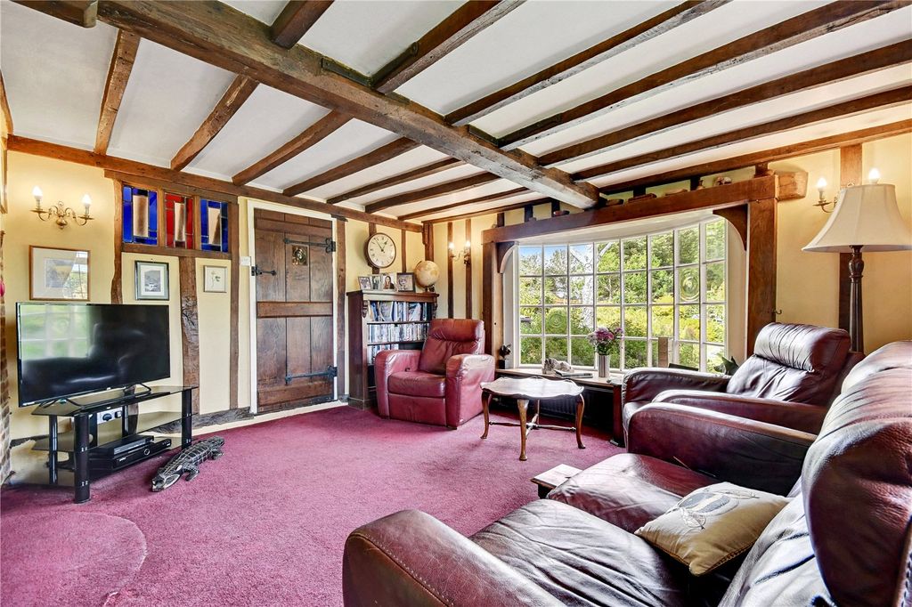 Property photo 3 of 23 Sitting Room