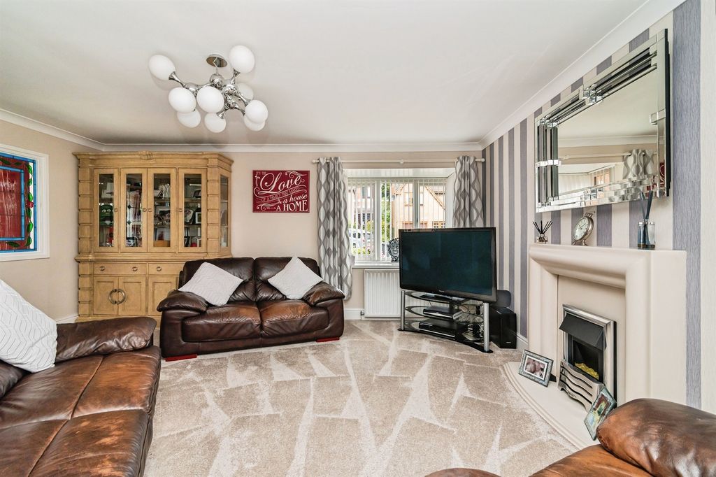 Property photo 2 of 19