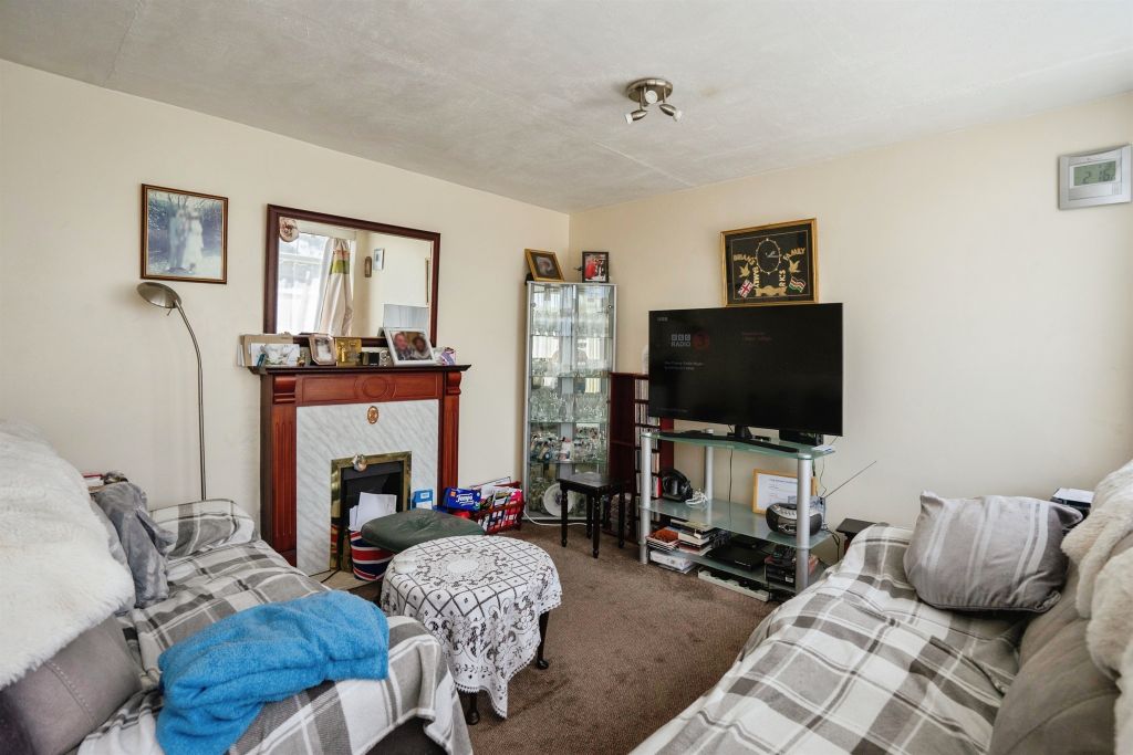 Property photo 2 of 12