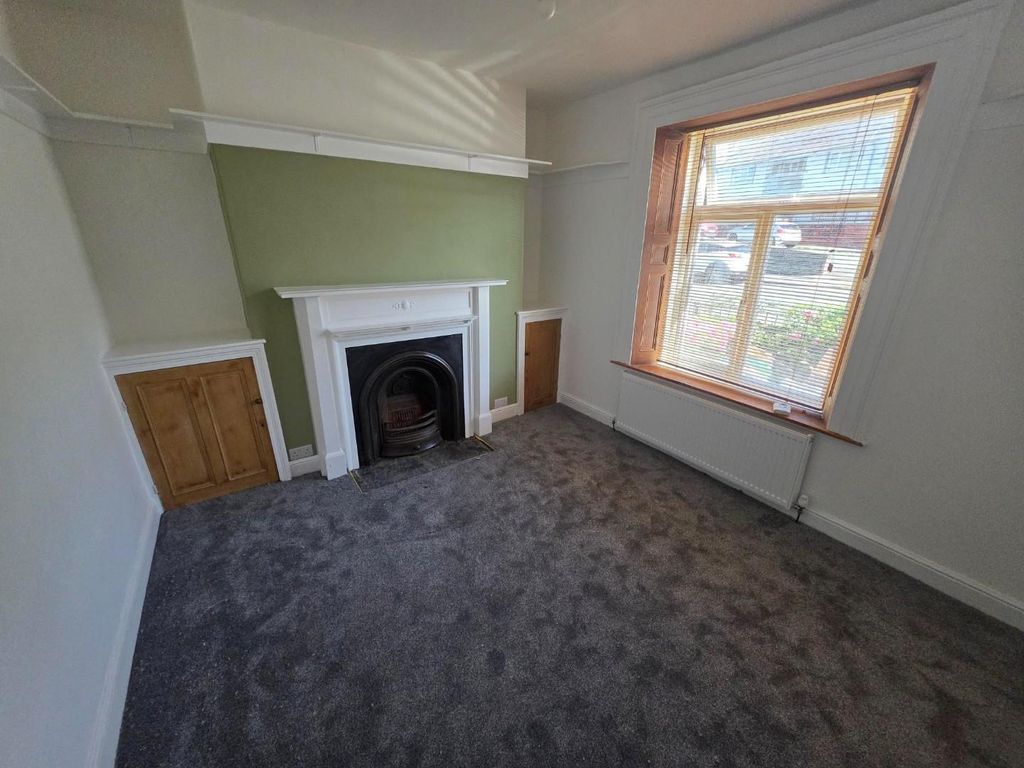 Property photo 2 of 9 Living Room.Jpg