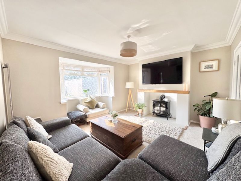 Property photo 3 of 29 Lounge