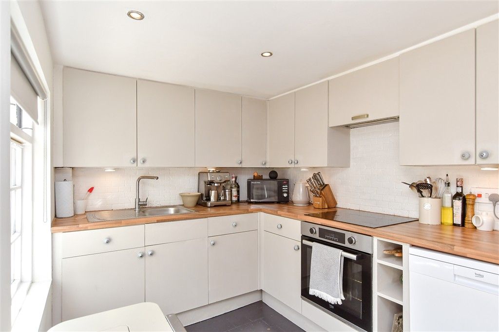 Property photo 3 of 5 Kitchen