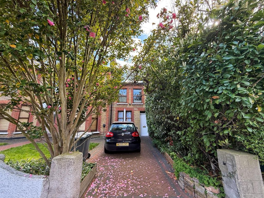 Property photo 2 of 9