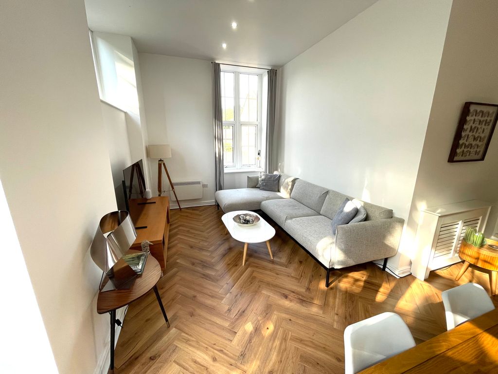 Property photo 3 of 16 Living Area