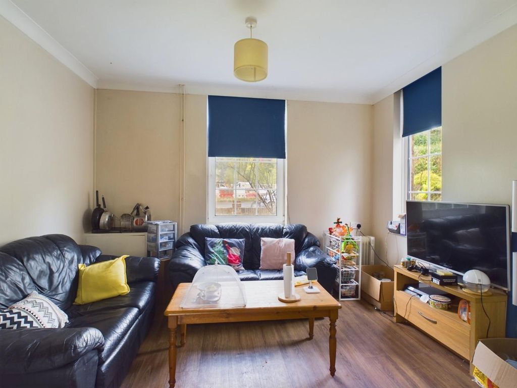 Property photo 2 of 7 Pr0304-Still001.Jpg