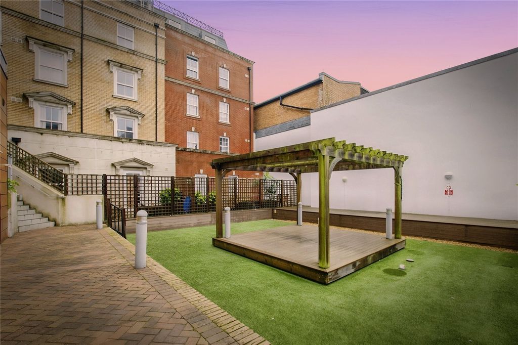 Property photo 2 of 17 Picture No. 26