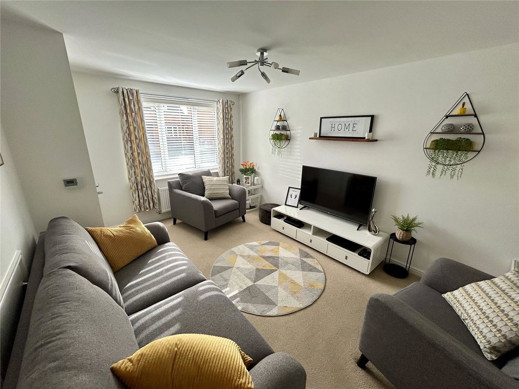 Property photo 2 of 18 Living Room