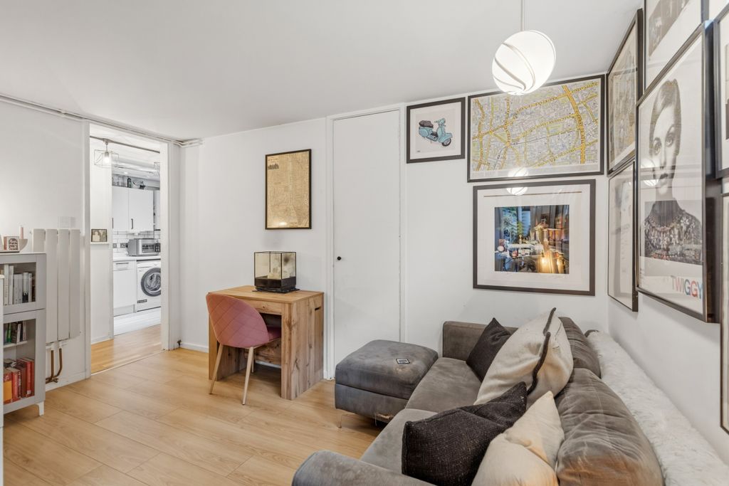 Property photo 2 of 12