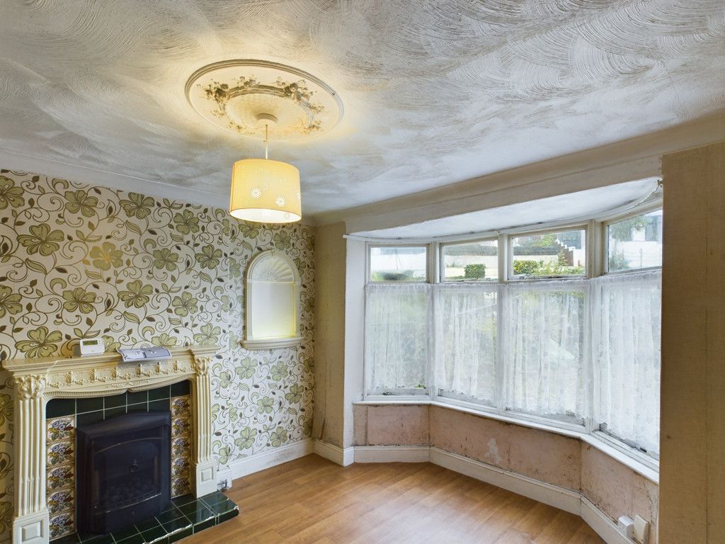 Property photo 2 of 28