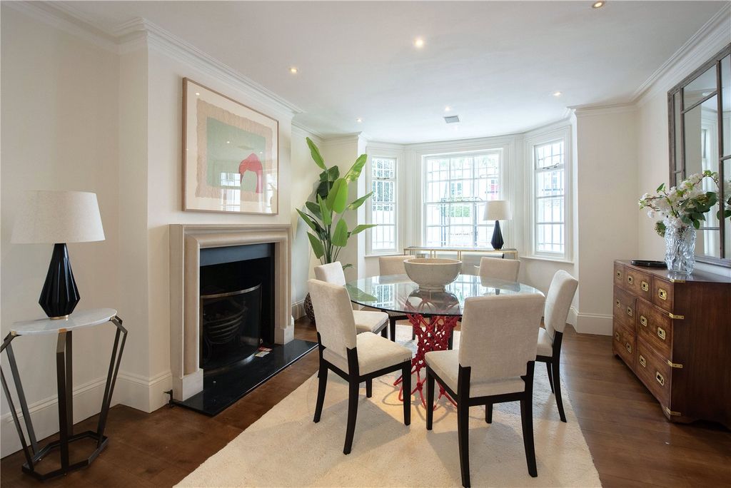 Property photo 3 of 15 Dining Area