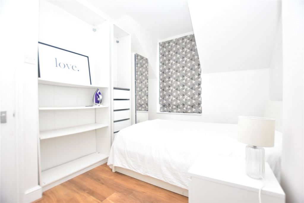 Property photo 2 of 6 Picture No. 12