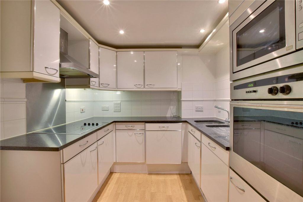 Property photo 2 of 19 Picture No. 08