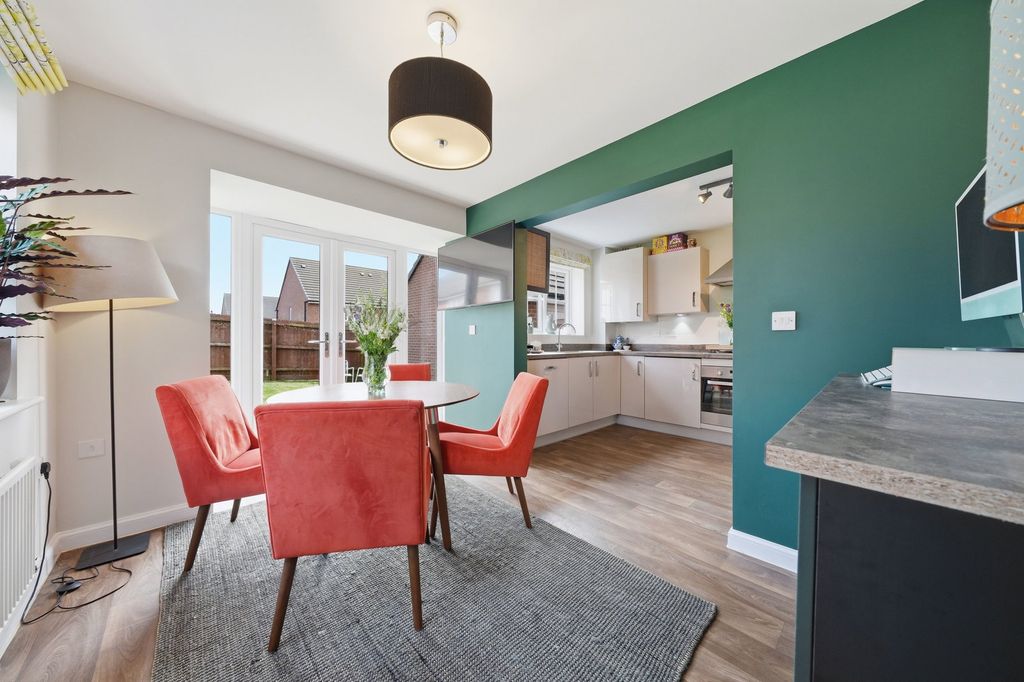 Property photo 2 of 26